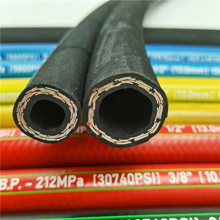 Esnek çok amaçlı kauçuk hortum yağ dönüş borusu R3 R6 Fiber örgülü hidrolik hortum
